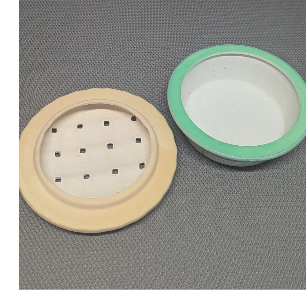 VTG Ceramic Lattice Pie Potpourri Dish Green Plaid Stoneware with Vented Lid